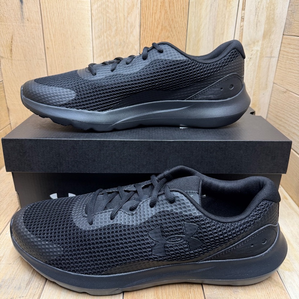 Under Armour Mens UA Surge 3  Running Shoes Cross Training Blackout Size 11 New